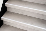 Trap Overzettreden – Beton Grijs Stootbord