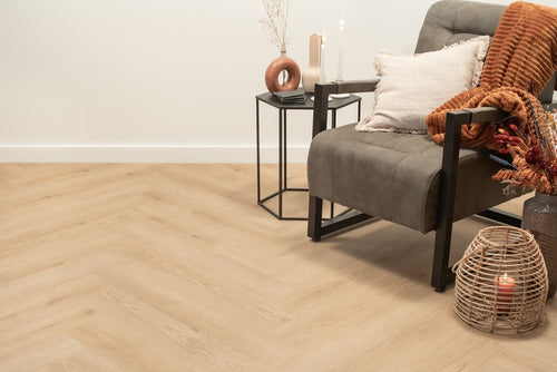 Floer-Walvisgraat-Click-PVC-vloer-Gaia-Grijsbeige-smant-vloeren