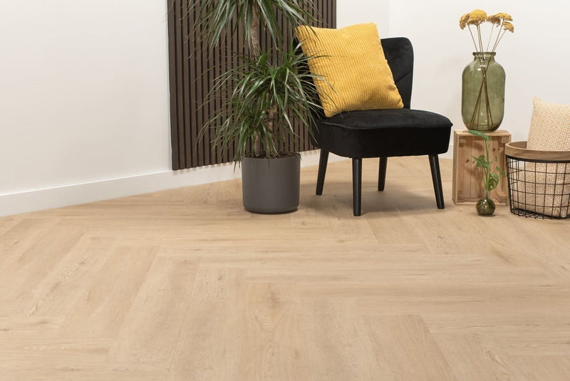 Floer-Walvisgraat-Click-PVC-vloer-Gaia-Grijsbeige-smant-vloeren