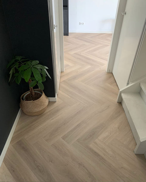 Floer-Walvisgraat-PVC-vloer-Orka-Onbehandeld-smant-vloeren