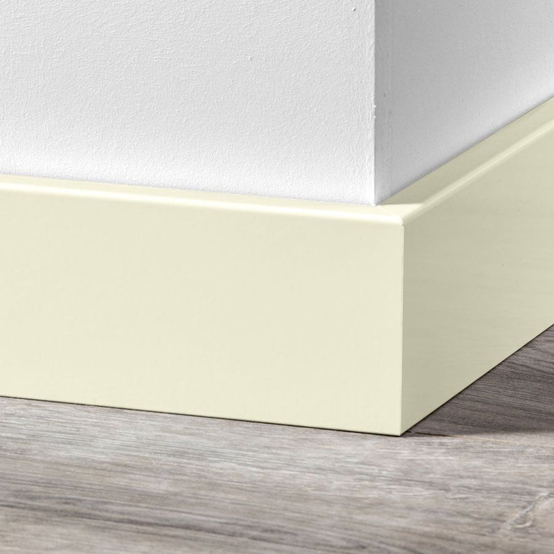 Moderne plint voorgelakt RAL 9001 - 240 cm