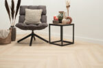 Floer-Walvisgraat-Click-PVC-vloer-Balein-Beige-smant-vloeren