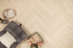 Floer-Walvisgraat-Click-PVC-vloer-Balein-Beige-smant-vloeren